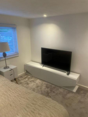 Room in Cheshunt